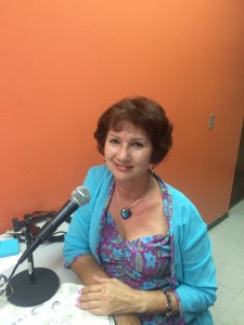 La conducción del programa estuvo a cargo de la Prof. Luz Célida Rivera, directora de la Biblioteca. 